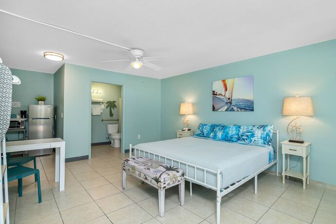 Imagen de la habitación del Hotel Latitude 26 Waterfront Boutique Resort - Fort Myers Beach. Foto 12