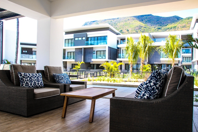 Imagen de los exteriores del Hotel Latitude Luxury Seafront Apartments. Foto 5