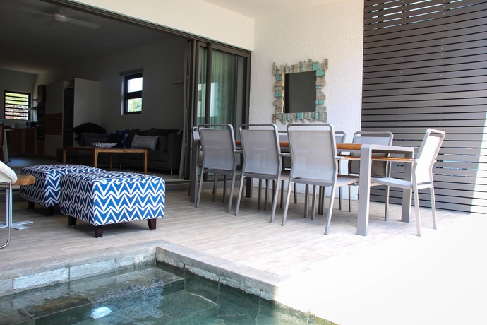 Imagen de los exteriores del Hotel Latitude Luxury Seafront Apartments. Foto 7