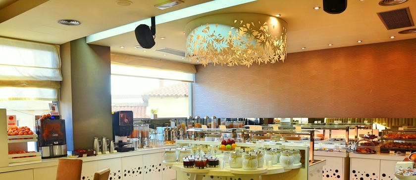 Imagen del bar/restaurante del Hotel Lato Boutique. Foto 10