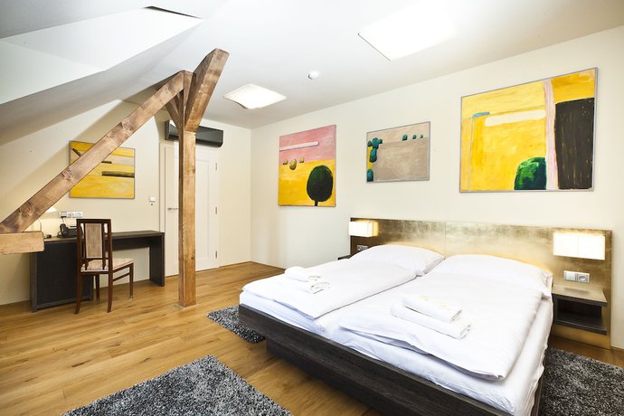 Imagen de la habitación del Hotel Latrán. Foto 3