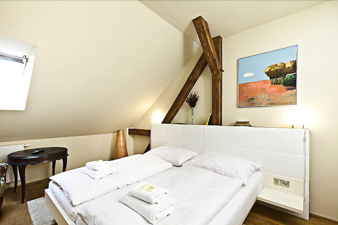 Imagen de la habitación del Hotel Latrán. Foto 6