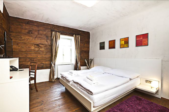 Imagen de la habitación del Hotel Latrán. Foto 9