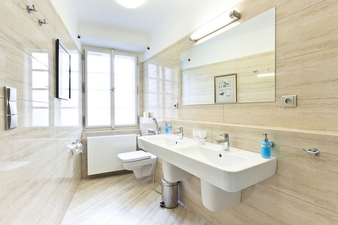 Imagen de la habitación del Hotel Latrán. Foto 14