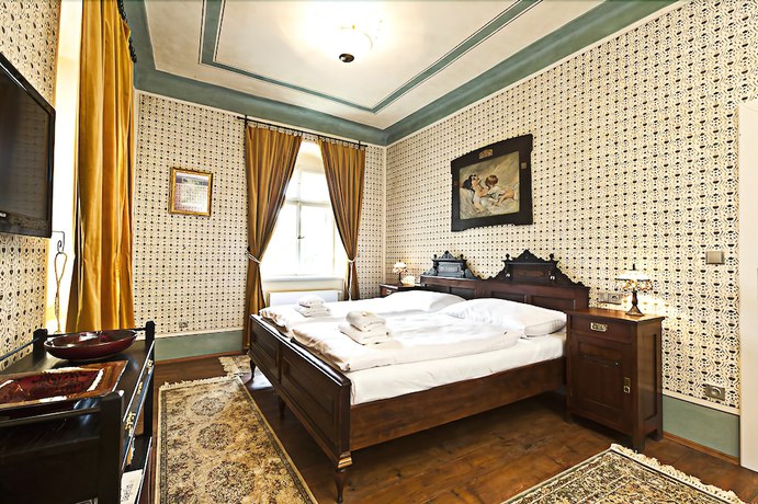 Imagen de la habitación del Hotel Latrán. Foto 15