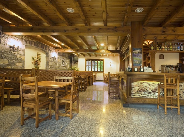 Imagen general del Hotel Latre. Foto 9