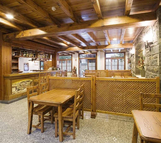 Imagen general del Hotel Latre. Foto 13