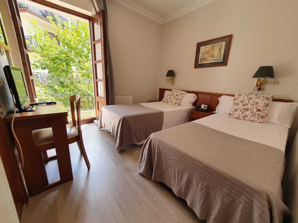 Imagen de la habitación del Hotel Lauaxeta Etxea. Foto 10