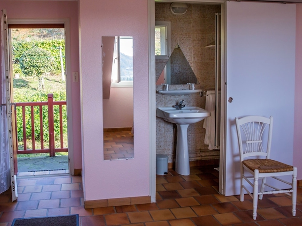 Imagen de la habitación del Hotel L'auberge Basque. Foto 7