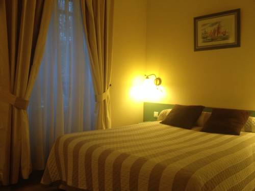 Imagen de la habitación del Hotel L'auberge Des 3 Marches. Foto 15