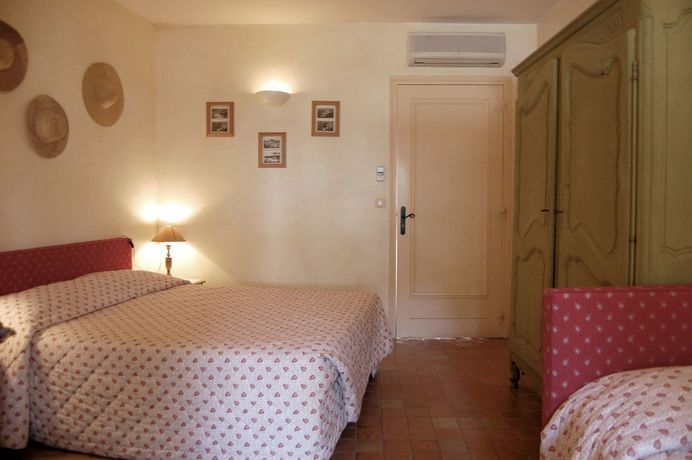 Imagen de los interiores del Hotel L'auberge Des Glycines. Foto 16