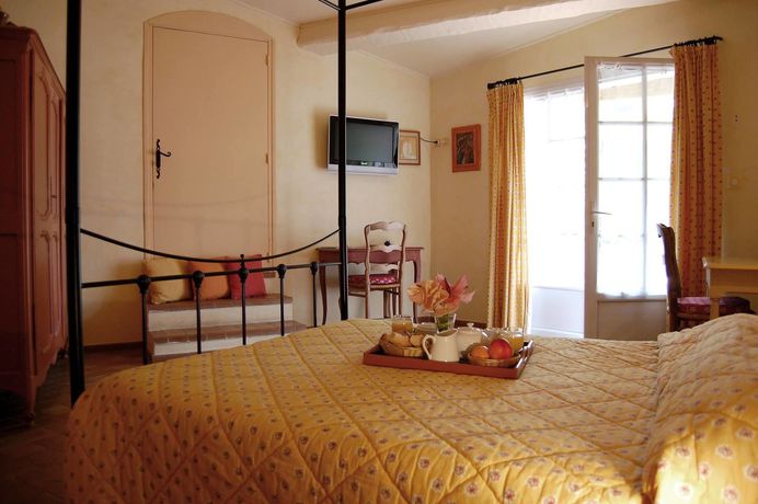 Imagen de los exteriores del Hotel L'auberge Des Glycines. Foto 11