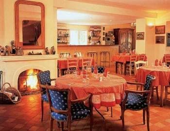 Imagen de los exteriores del Hotel L'auberge Des Glycines. Foto 12