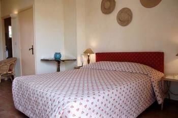 Imagen del bar/restaurante del Hotel L'auberge Des Glycines. Foto 5