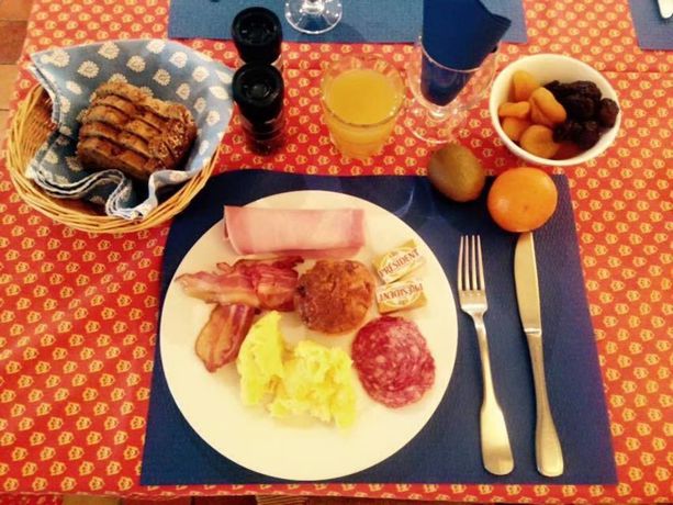 Imagen del bar/restaurante del Hotel L'auberge Des Glycines. Foto 6