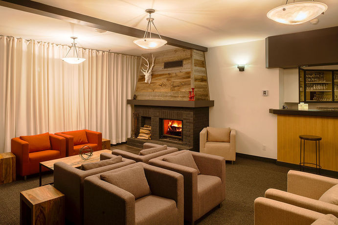 Imagen del bar/restaurante del Hotel L'auberge Du Lac Saint-pierre. Foto 2