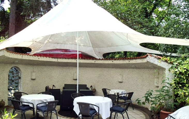 Imagen de los exteriores del Hotel L'auberge, Walldorf. Foto 10