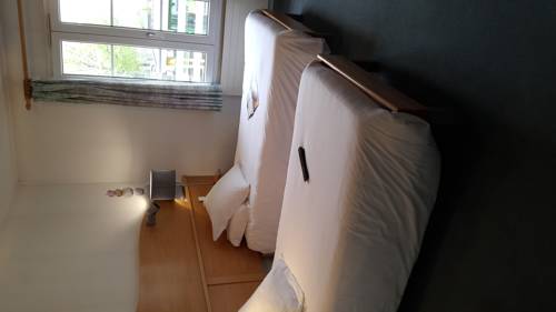 Imagen de la habitación del Hotel L'aubrac. Foto 15