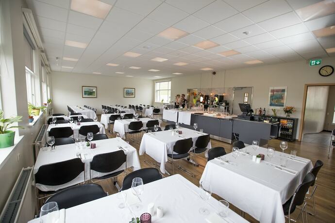 Imagen del bar/restaurante del Hotel Laugar. Foto 11