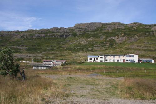 Imagen de los exteriores del Hotel Laugarh&oacute;ll with natural hot spring. Foto 5