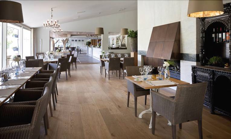 Imagen del bar/restaurante del Hotel Laurabos. Foto 4