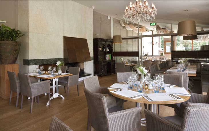 Imagen del bar/restaurante del Hotel Laurabos. Foto 7