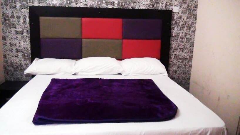 Imagen de la habitación del Hotel Laurel Blue Suites. Foto 17