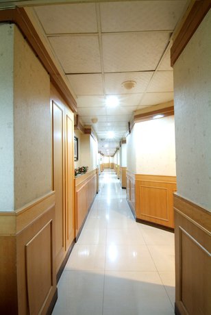 Imagen de los interiores del Hotel Laurel Business. Foto 7