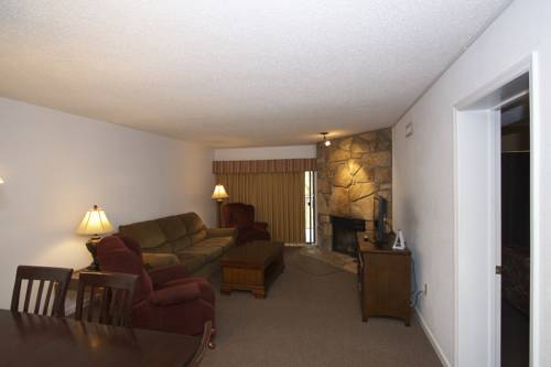 Imagen de la habitación del Hotel Laurel Point Resort. Foto 11