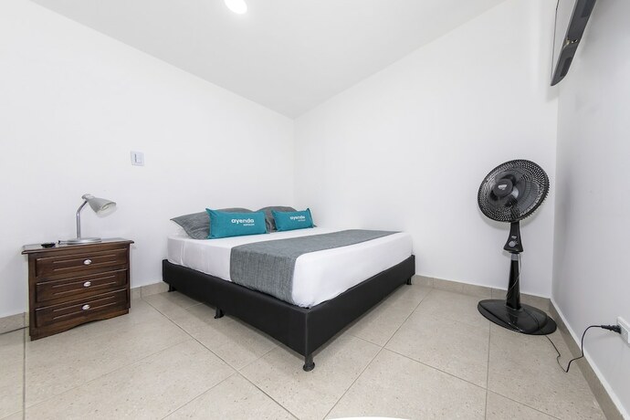 Imagen de la habitación del Hotel Laureles Palo Alto. Foto 13