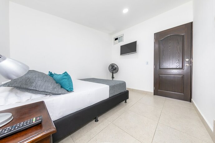 Imagen de la habitación del Hotel Laureles Palo Alto. Foto 18