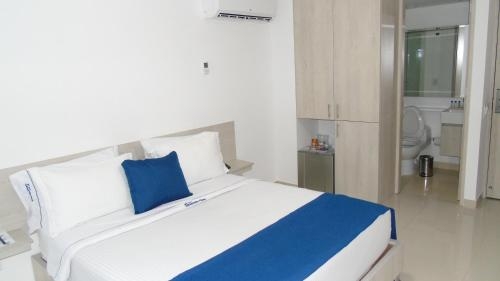 Imagen de la habitación del Hotel Laureles Plaza. Foto 7