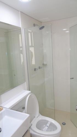 Imagen de la habitación del Hotel Laureles Plaza. Foto 9