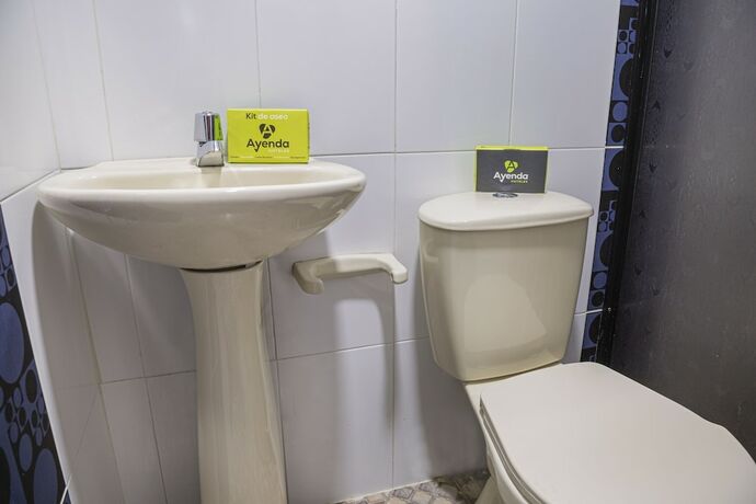 Imagen de la habitación del Hotel Laureles de Aburra Medellin. Foto 10