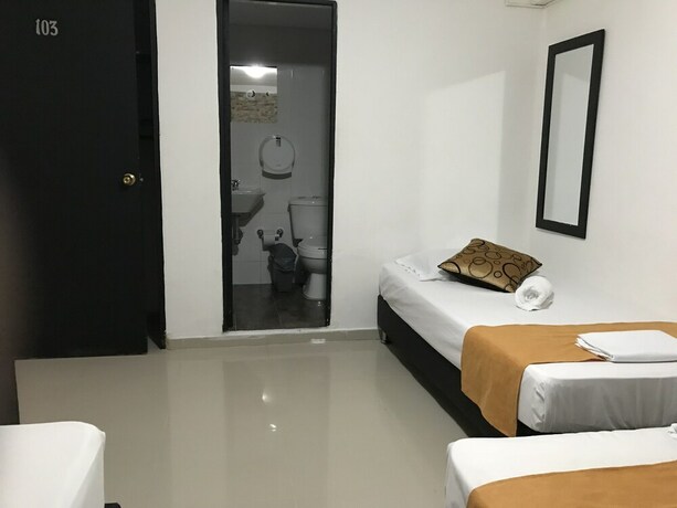 Imagen de la habitación del Hotel Laureles de Aburra Medellin. Foto 16