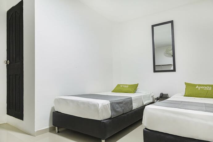 Imagen de la habitación del Hotel Laureles de Aburra Medellin. Foto 23