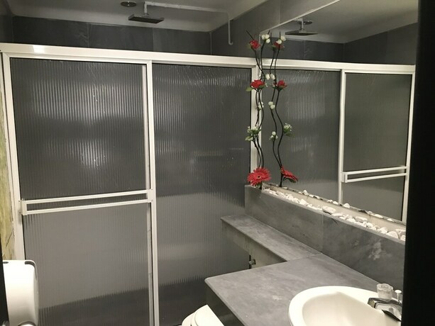 Imagen de la habitación del Hotel Laureles de Aburra Medellin. Foto 27