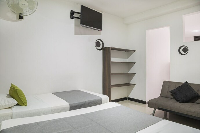 Imagen de la habitación del Hotel Laureles de Aburra Medellin. Foto 28