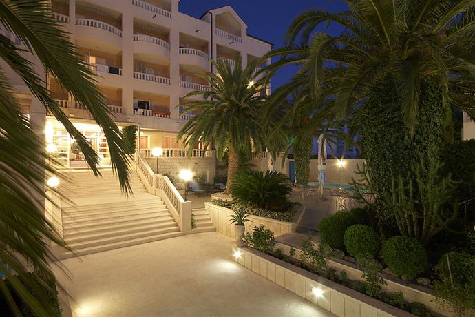 Imagen del bar/restaurante del Hotel Laurentum. Foto 4