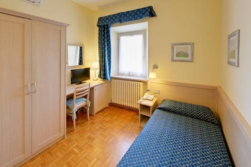 Imagen de la habitación del Hotel Lauri. Foto 10