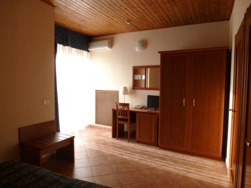 Imagen de la habitación del Hotel Lauri. Foto 13