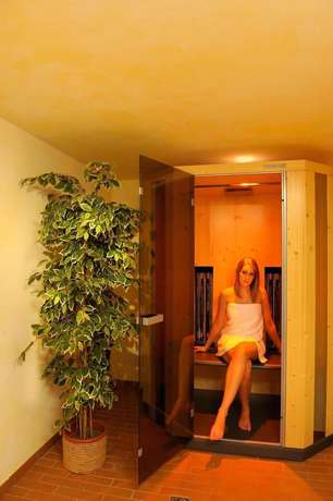 Imagen de la piscina del Hotel Laurin, Dorf - Paese. Foto 17