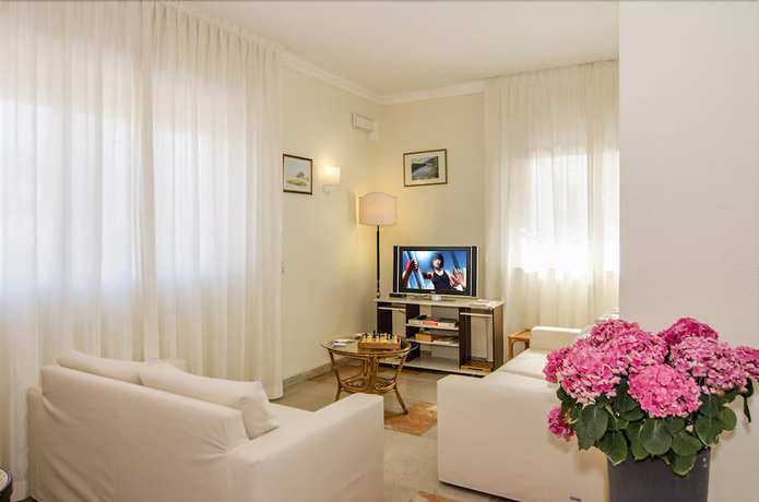 Imagen del bar/restaurante del Hotel Laurin, Lido Di Camaiore. Foto 2