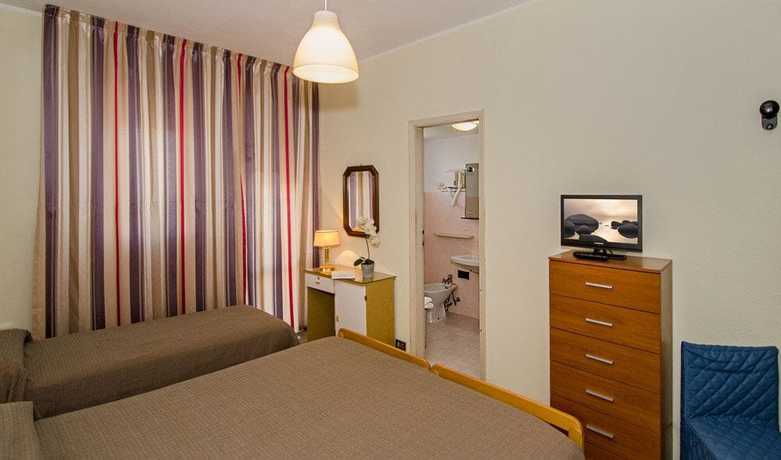 Imagen de la habitación del Hotel Laurin, Lido Di Camaiore. Foto 8