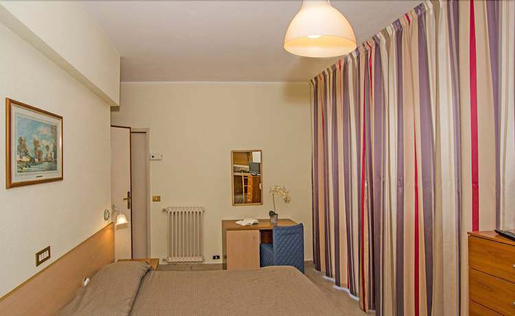 Imagen de la habitación del Hotel Laurin, Lido Di Camaiore. Foto 16