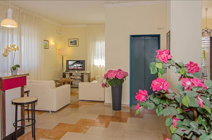 Imagen de los interiores del Hotel Laurin, Lido Di Camaiore. Foto 20