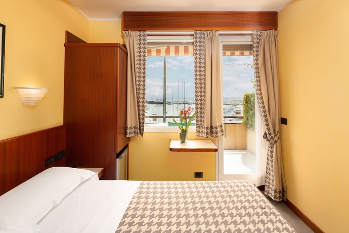 Imagen de la habitación del Hotel Laurin, Santa Margherita Ligure. Foto 17