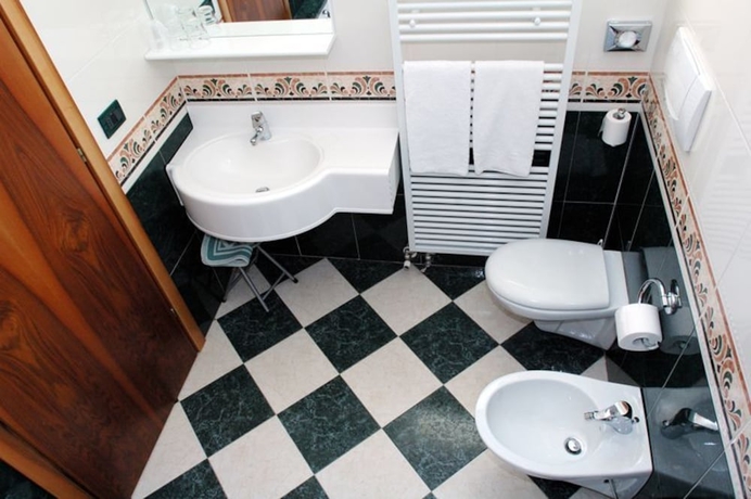 Imagen de la habitación del Hotel Laurino. Foto 4