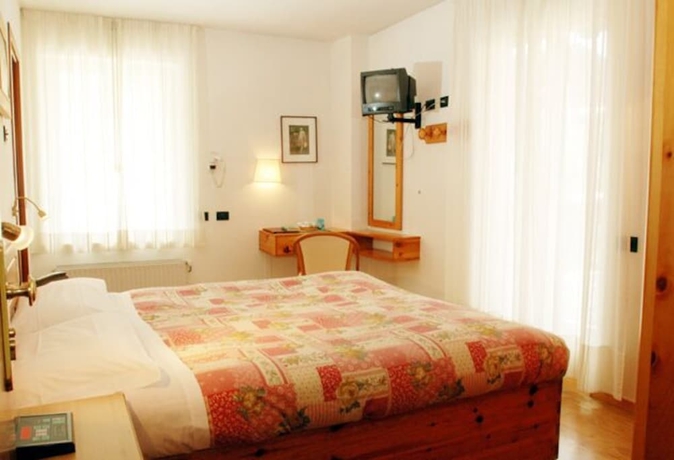 Imagen de la habitación del Hotel Laurino. Foto 6