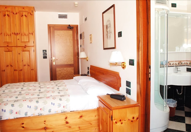 Imagen de la habitación del Hotel Laurino. Foto 7